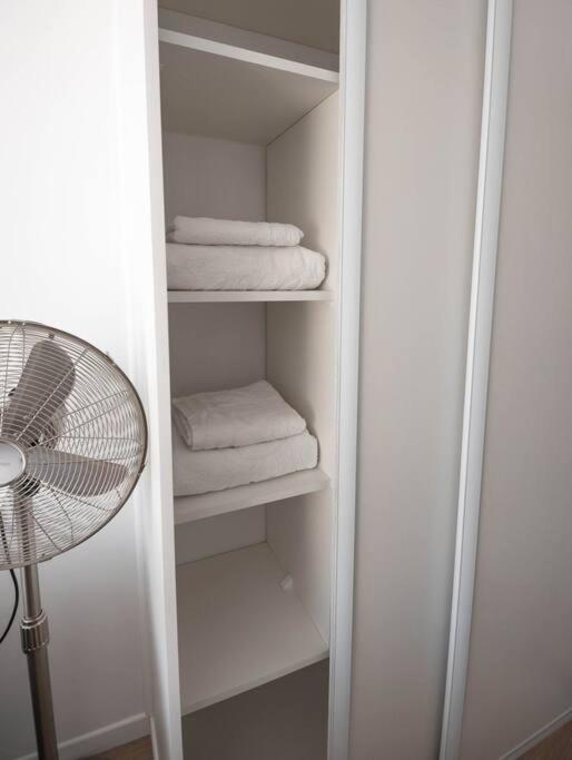 Avec Climatisation, A 900 M De La Appartement