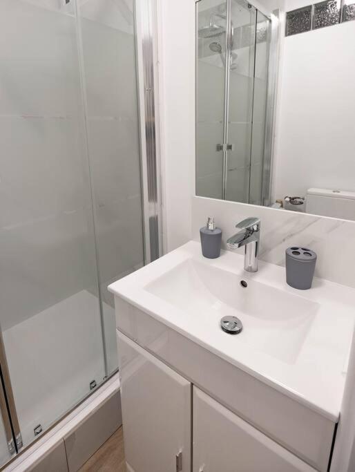 Avec Climatisation, A 900 M De La Apartamento Fréjus